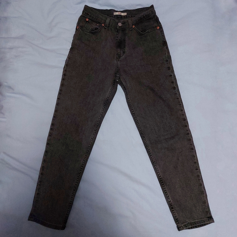 Levi's mom jeans